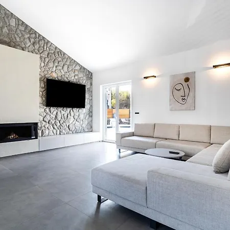 Primus Villa *